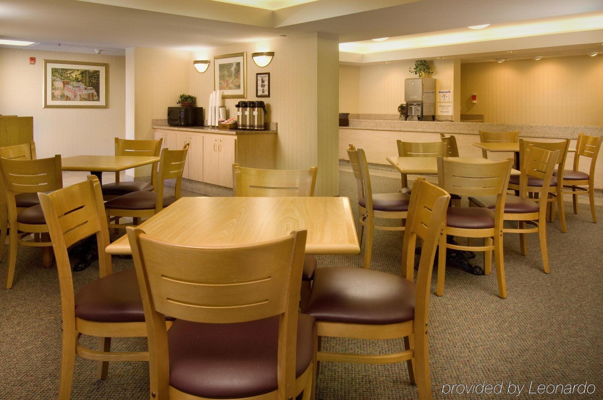 Pear Tree Inn Kansas City Overland Park Restaurante foto